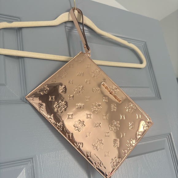 Michael Kors Reflective Rosegold Wristlet - Picture 1 of 9